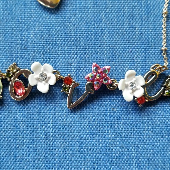 💐💚Betsey Johnson L-O-V-E Floral Necklace - NWOT💚💐 - Picture 5 of 6